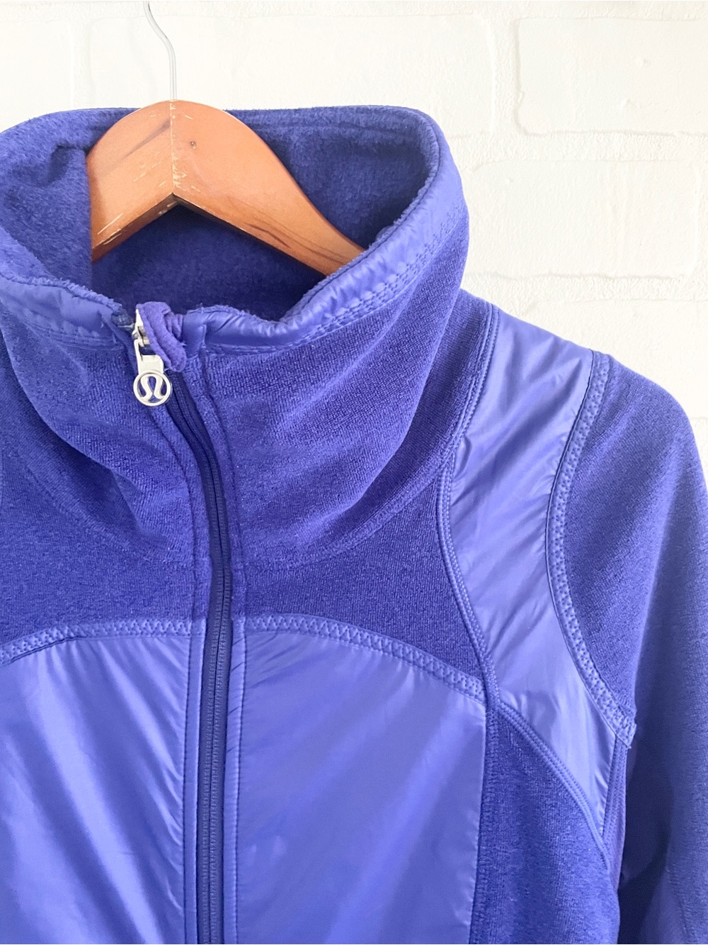 Lululemon Run Gust Buster Jacket Archival Ruched Panel Blue Sz 8 - Picture 6 of 16